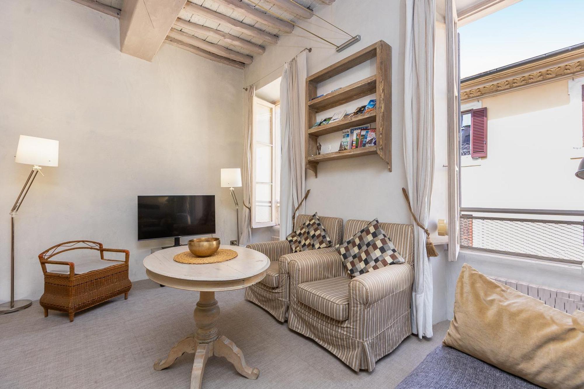 In Leonardo Da Vinci Apartment